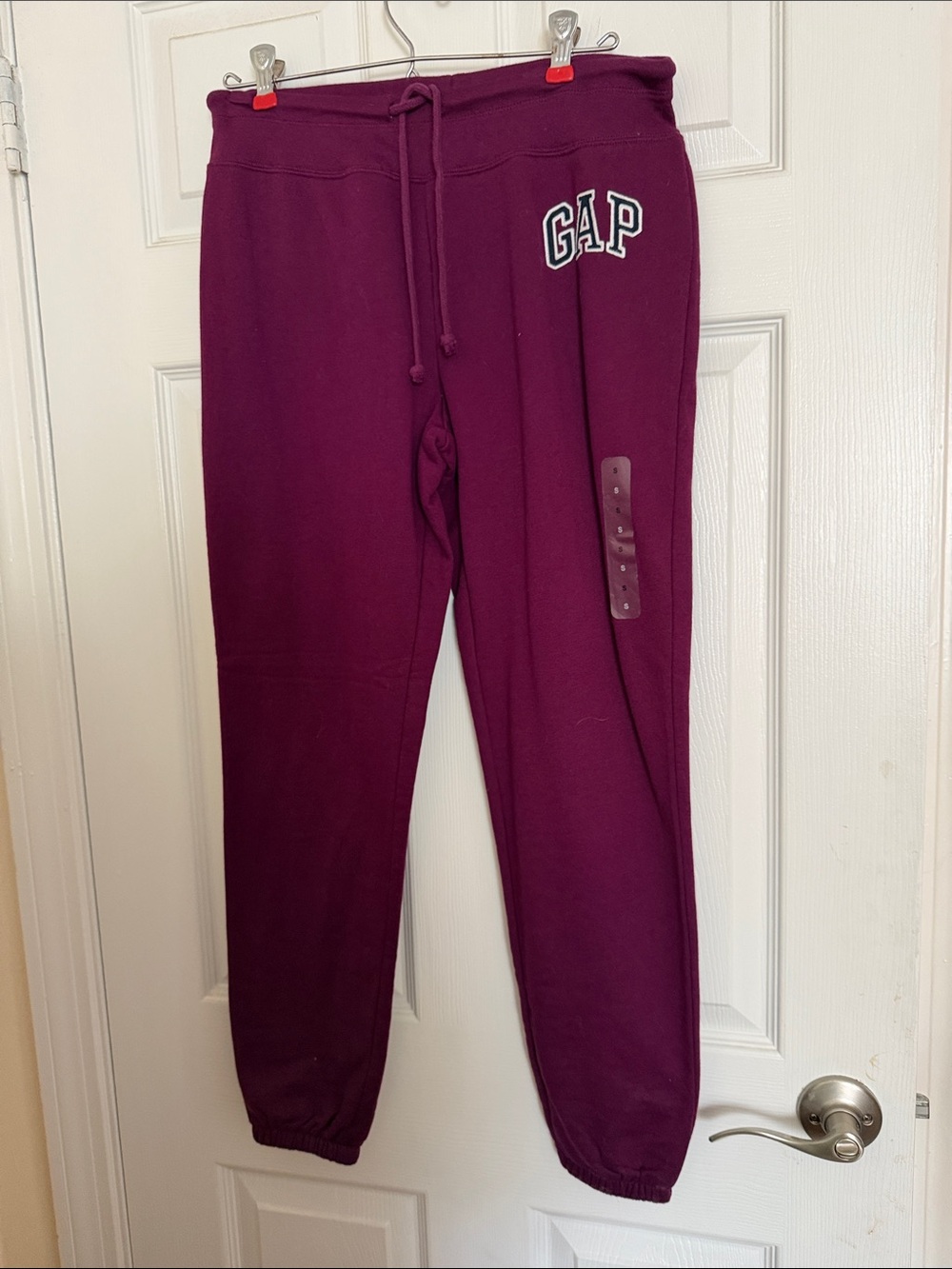 GAP Men’s Maroon Drawstring Fleece Joggers